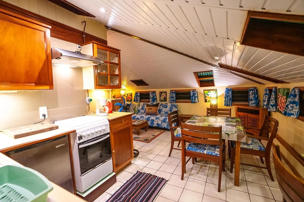 Heimanarii'S Lodge - Fare Tiare Haapiti 0*,